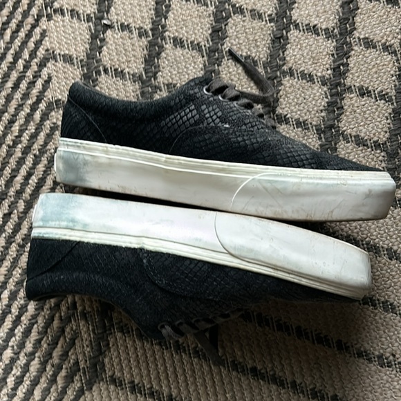 M- Vans alligator leather(look) platform sneakers - Picture 6 of 11